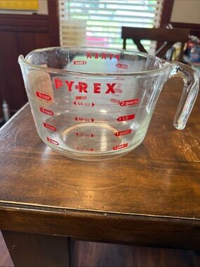 Pyrex Glass Measuring cup Bowl 64 oz in good used condition please don’t bundle